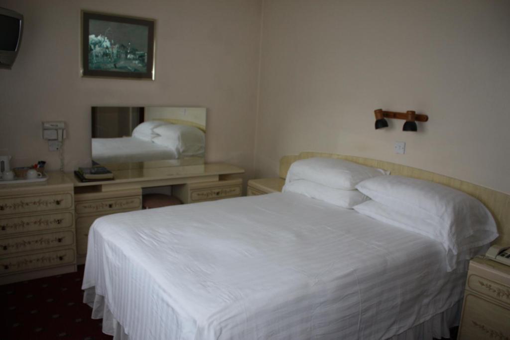 Talana Hotel Saint Helier Eksteriør billede